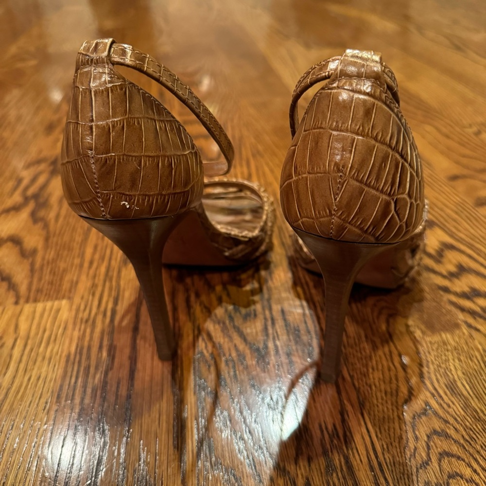 Tory Burch Elizabetta Crocodile Brown Leather Embossed Heels | Size 7.5 - Picture 4 of 6